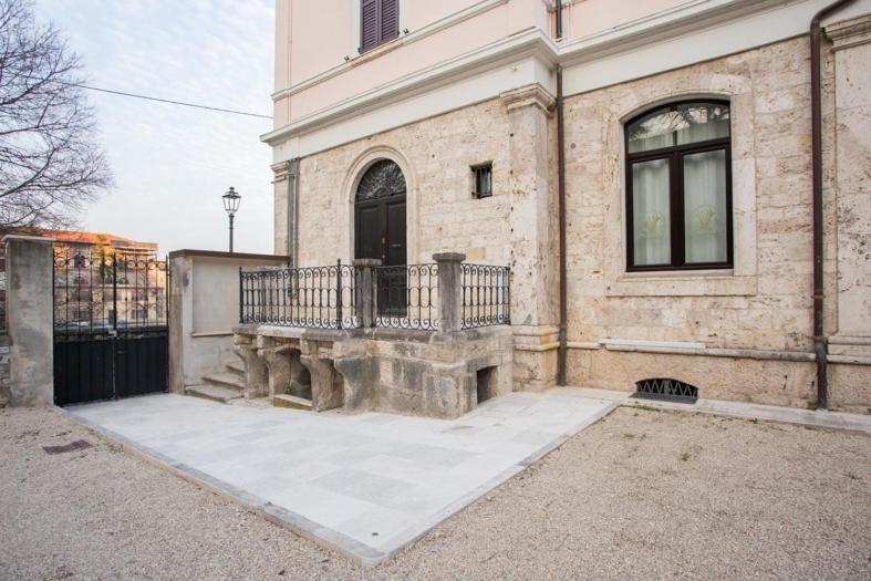 Villino Mari Camere Con Parcheggio Privato Gratuito อัสโกลีปิเชโน ภายนอก รูปภาพ