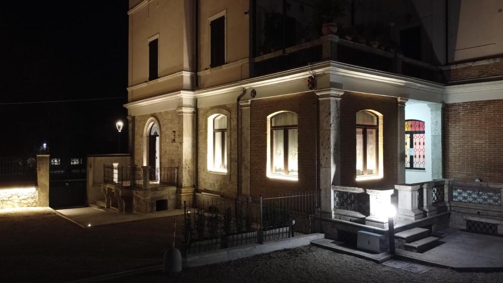Villino Mari Camere Con Parcheggio Privato Gratuito อัสโกลีปิเชโน ภายนอก รูปภาพ